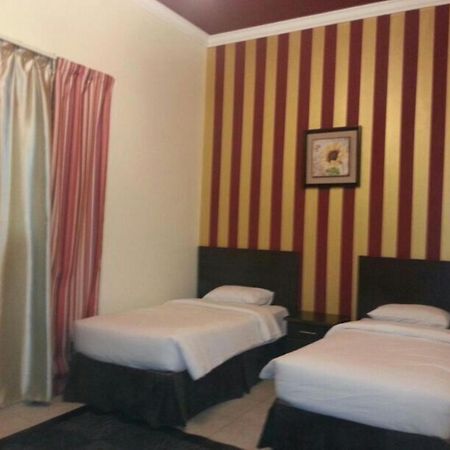 Hotel & Resort Golden Marina Yanbu Room photo